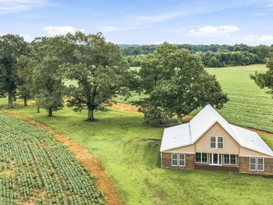 8121 County Road 141 Ider, AL